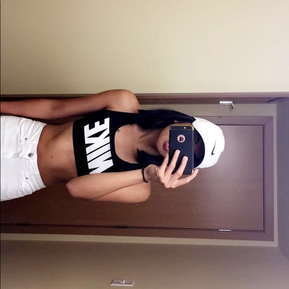 Nike Sports Bra - Picture 6 of 6